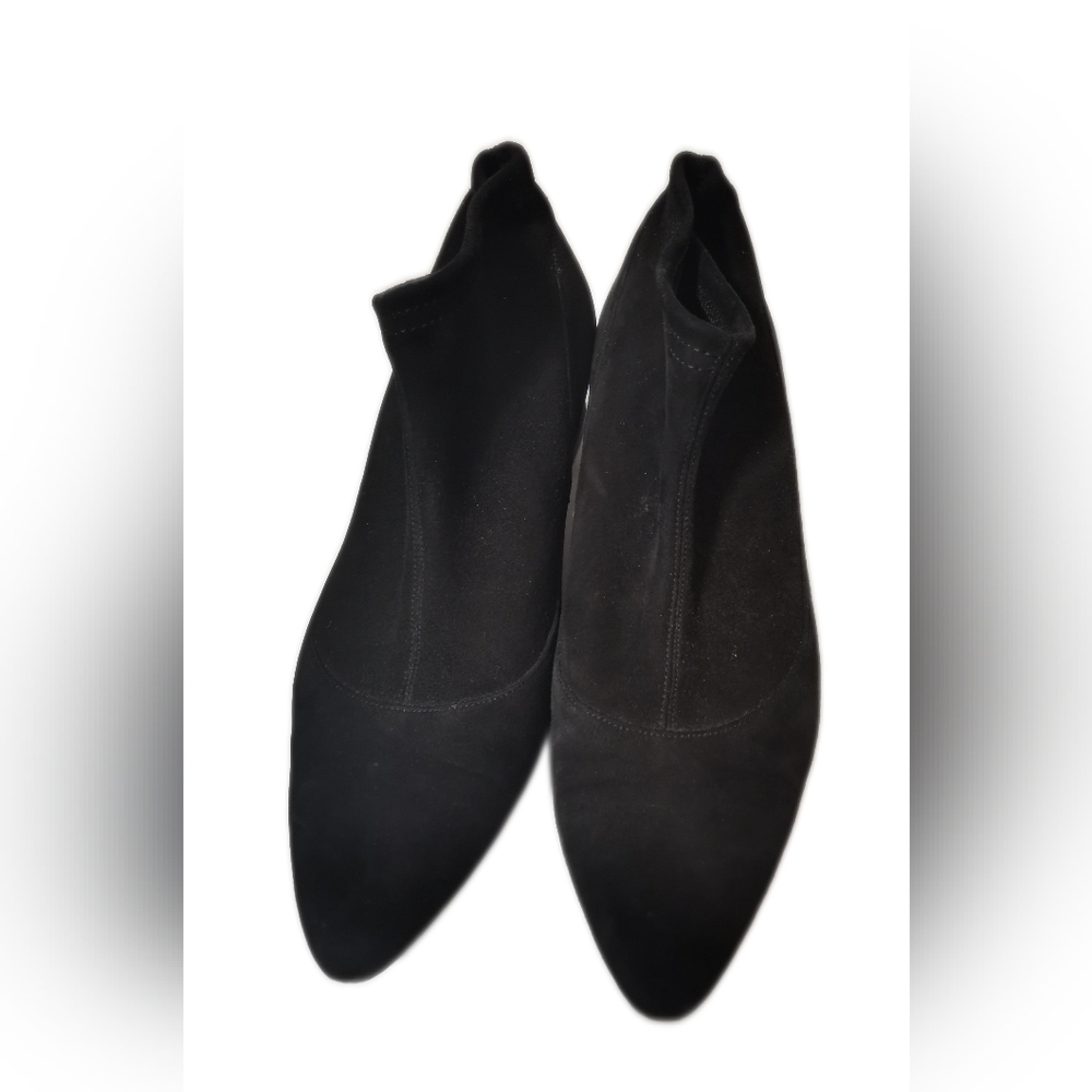 Aquatalia black suede booties women’s size 7